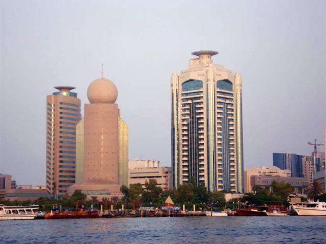 CONTRASTES DE DUBAI Y ABU DHABI CON RAS AL KHAIMAH - EXCLUSIVO SPECIAL TOURS