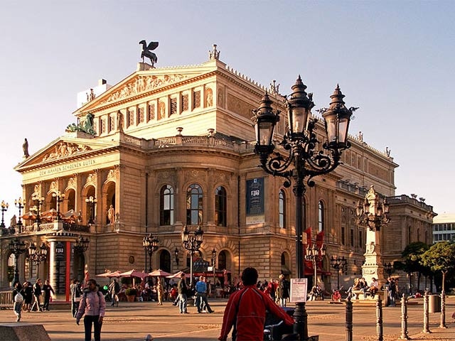 AMSTERDAM, ALEMANIA Y EL ESTE EUROPEO